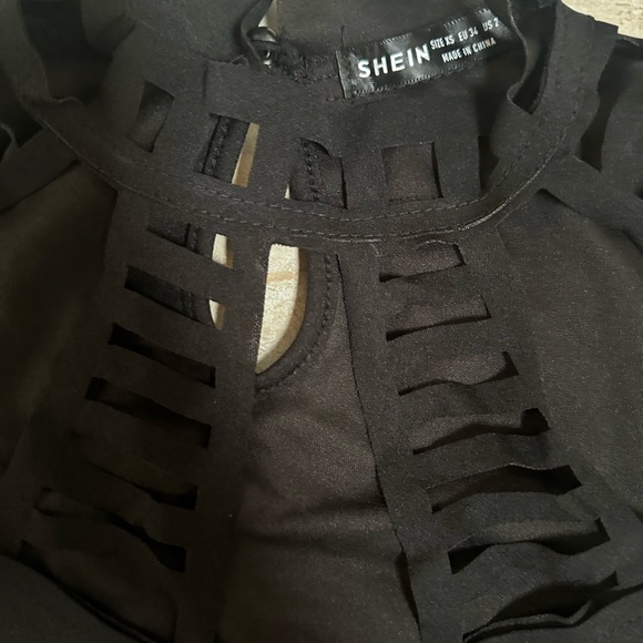 Women's caged yoke form fitting top - Picture 7 of 7